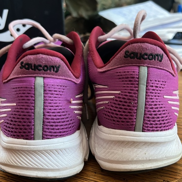 Saucony In Box Ride 14 Size 9 Women’s. Medium.Color Razzle Fairytale(Magenta) - Picture 8 of 11